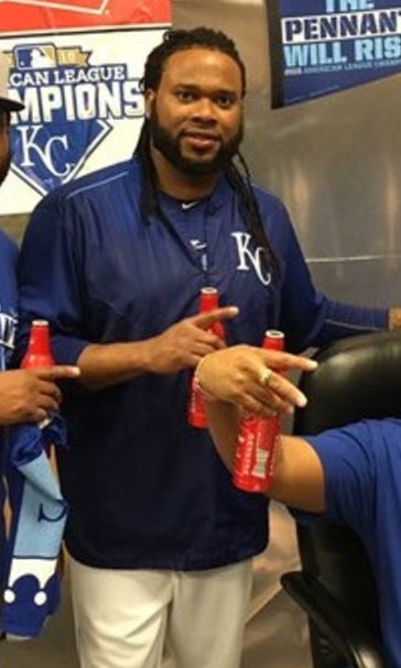 Confused reporter interviews Johnny Cueto's lookalike brother